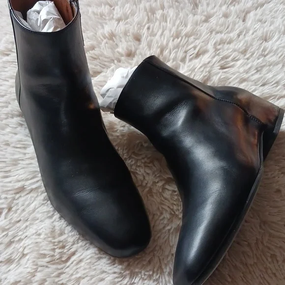 Aquatalia Women's Black Ankle Boots Size 10 "Ulyssaa" - Picture 3 of 5